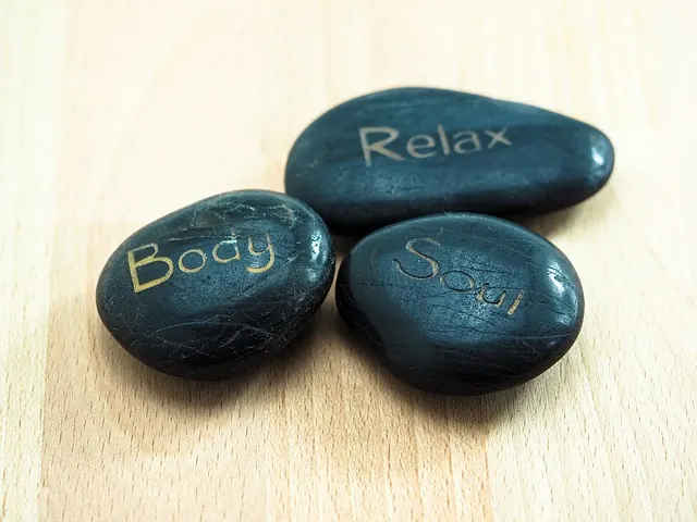 kamyki z napisami body, relax, soul